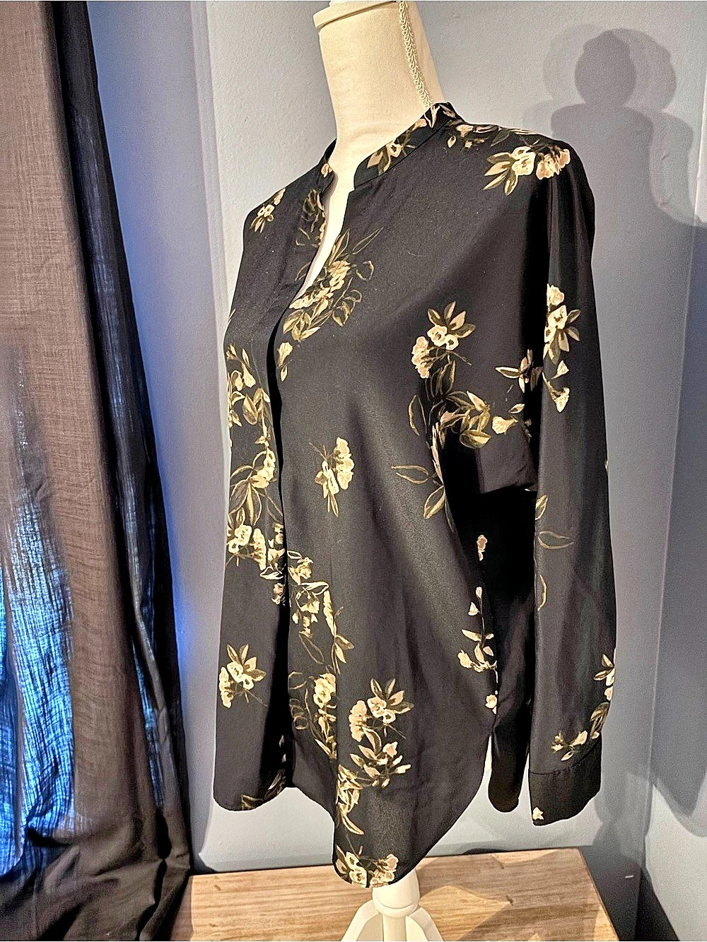 Vince Floral Blouse Black & Gold/Brown Size Small